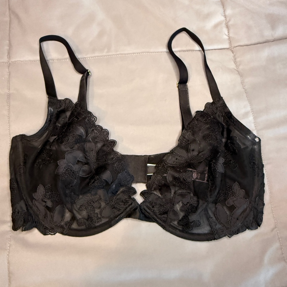 Victoria's Secret Black Floral Lace Bra